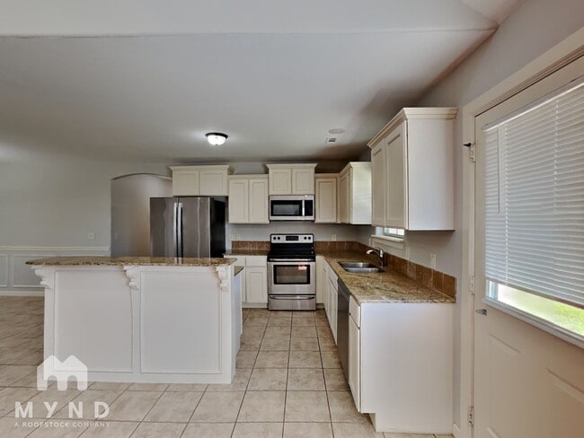 Photo - 460 Torino Pl