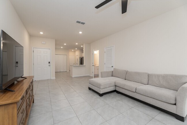 Photo - Beautiful 3 bedroom townhome on cul-de-sac with pond view.