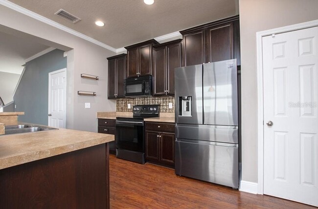 8639 Turnstone Shore Ln
