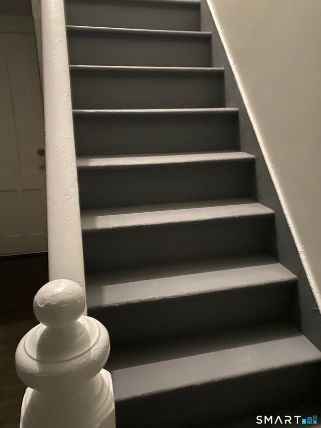 Building Photo - 57 Vine St Unit 2