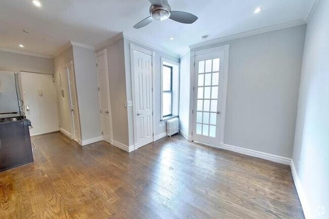Building Photo - 2 bedroom in New York NY 10012 Unit 40 Rental