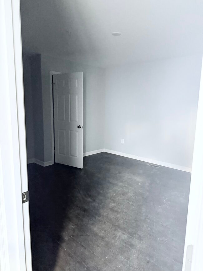 Living room - 616 E Church St Unit 1