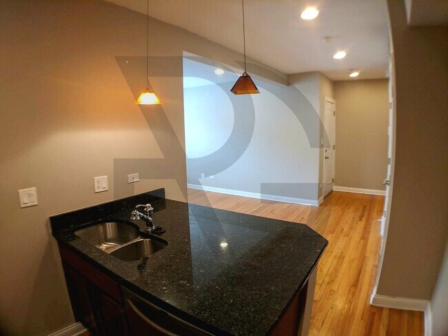 Photo - 1636 W Grace St Unit 3