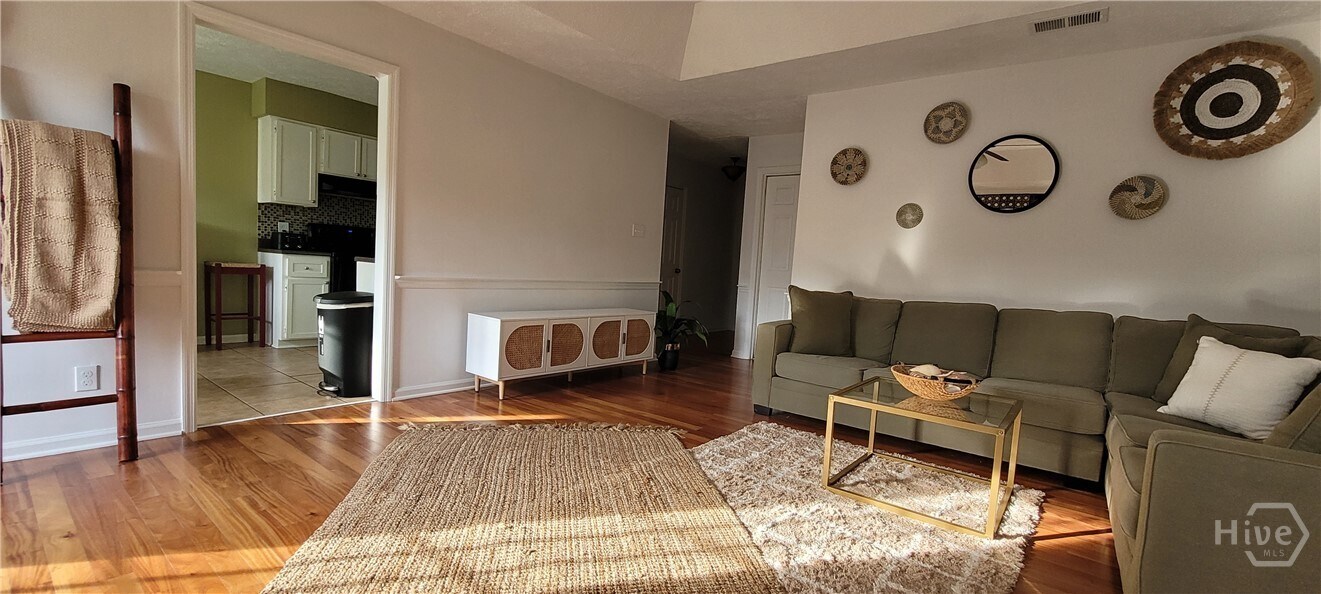 Photo - 8 Wyckfield Ct