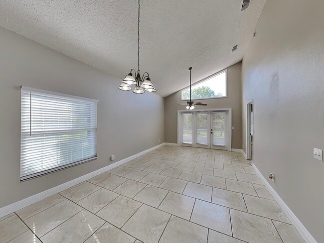 Photo - 1424 Liz Ln