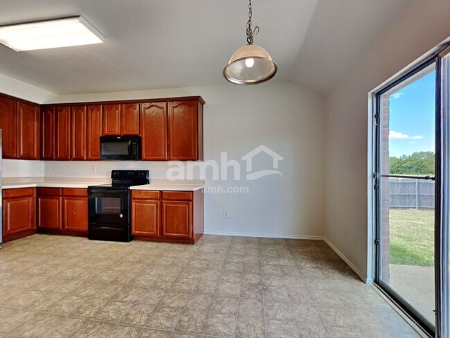 Photo - 700 Locustberry Dr