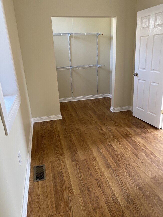 Bedroom with walk-in closet - 3258 W 23rd St Unit 1R
