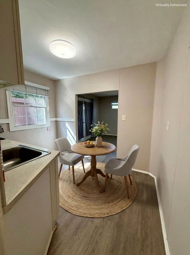 Photo - 1542 E Woodbury Rd