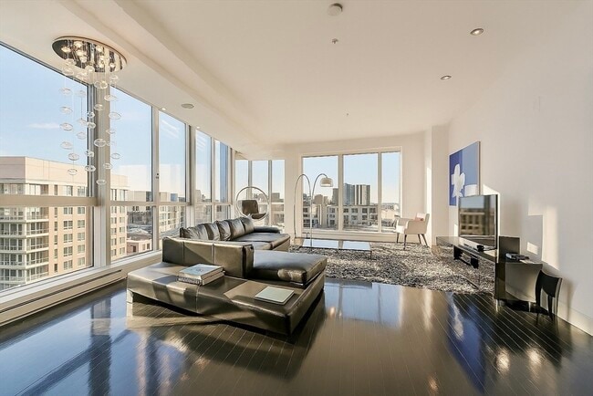 Building Photo - 110 Stuart St Unit 16B