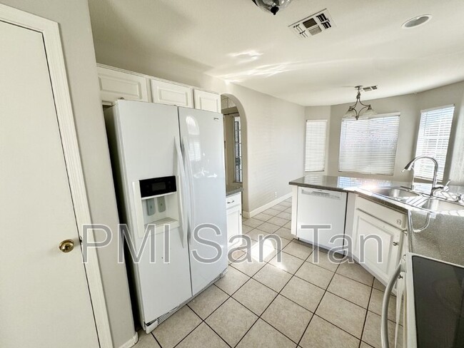 Photo - 2530 E Jasper Dr