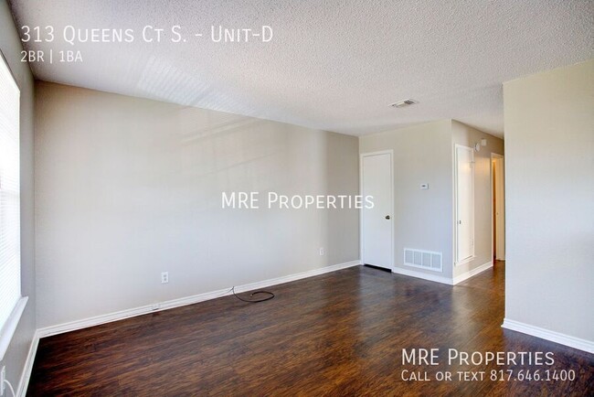 Photo - 313 Queens Ct S Unit -D