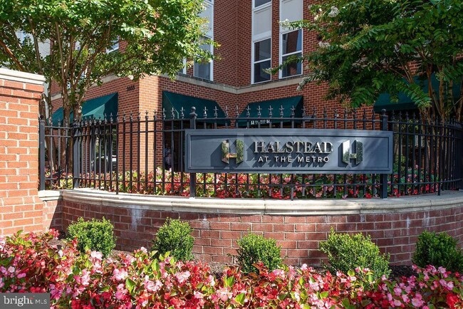 Building Photo - 2655 Prosperity Ave Unit Halstead At The Metro