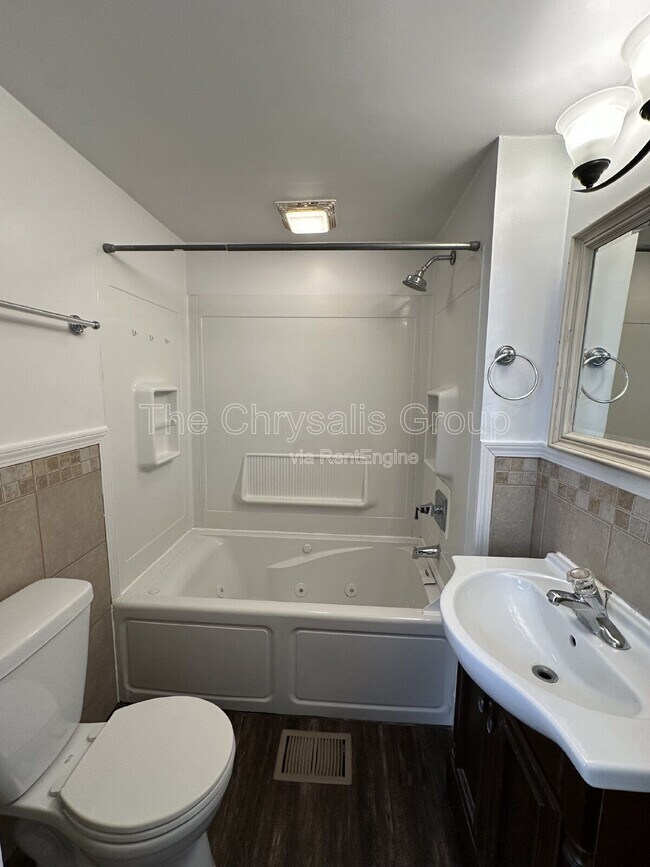 Photo - 537 1/2 Bucklin St