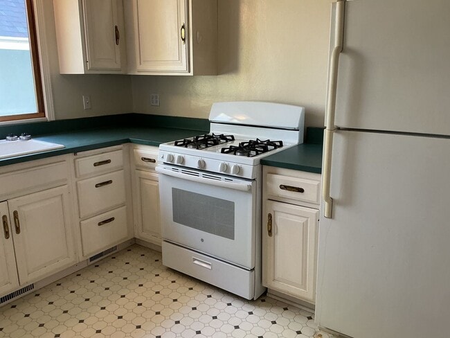 Building Photo - 3150-3152 S. New York Ave. Unit 3150 S. New York Ave.-Upper