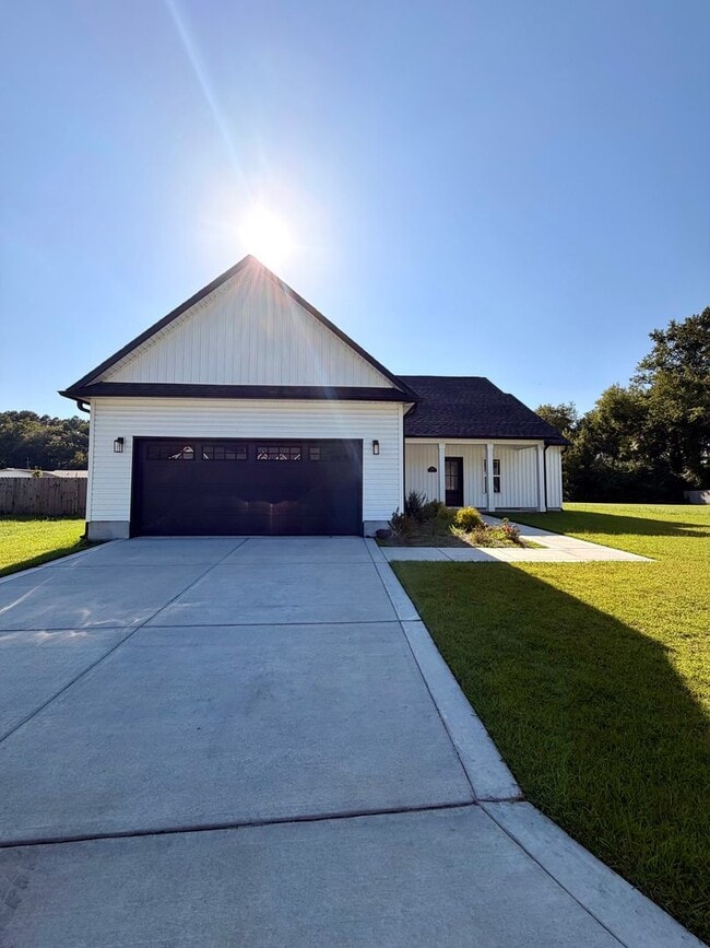 Building Photo - 309 Belgian Ct