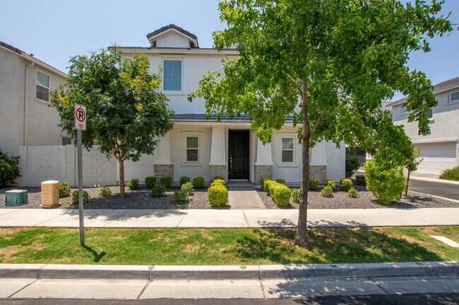 Home with Perfect Location in Cadence - Home with Perfect Location in Cadence