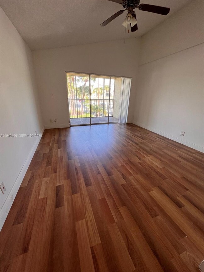 Photo - 5612 Rock Island Rd Unidad 155