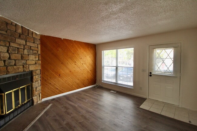 Photo - 1811 S Quebec Way