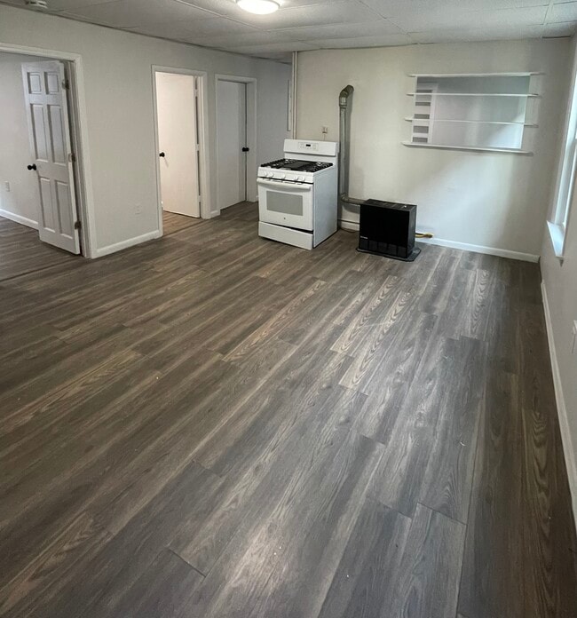 Building Photo - 81 Merrifield St Rental