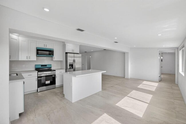 Photo - 1120 Mango Is