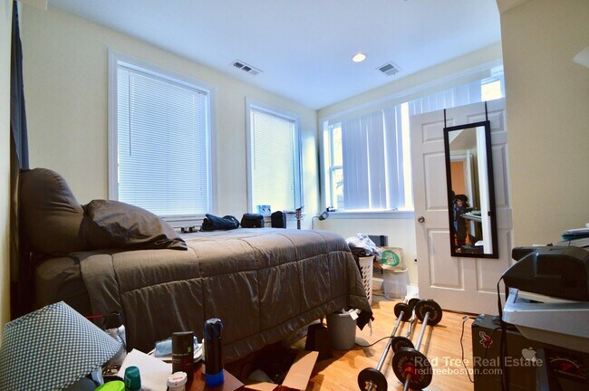 Photo - 1802 Beacon St Unit 8