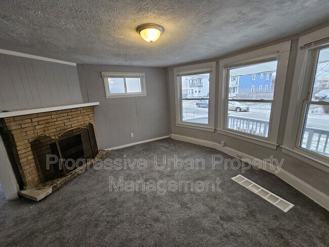 Photo - 10602 Earle Ave