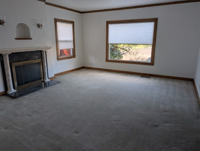 Living room - 400 N Tuxedo Ave