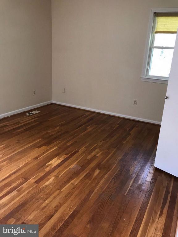 Building Photo - 1724 Burning Tree Dr