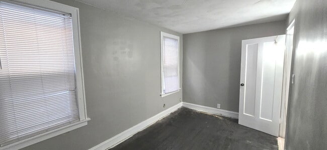 Photo - 7131 S Wood St