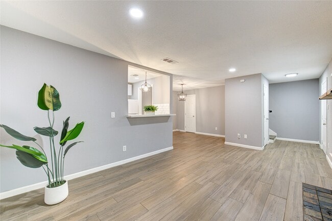 Photo - 3929 Tanglewilde St Unit 3929