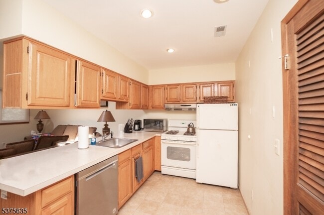 Photo - 2 Falkenstein Dr Unidad 4