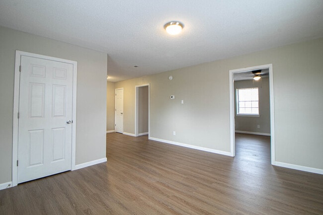 Photo - 7-407 Thompsonville Ln