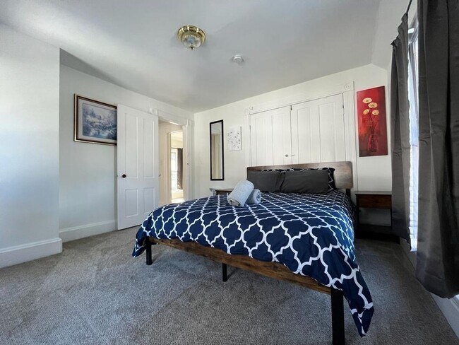208 Hudson St Unit 208 hudson st APT 2