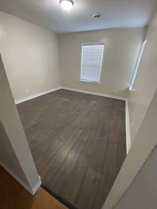 437 Loras Unit 2 Condo Condo for Rent in Dubuque, IA