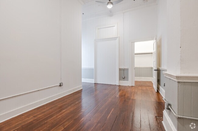 2BR, 1BA - 1137SF - 201
