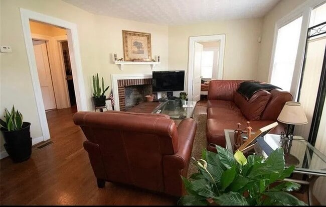 Photo - 607 Colonial Cir SE Unit 3