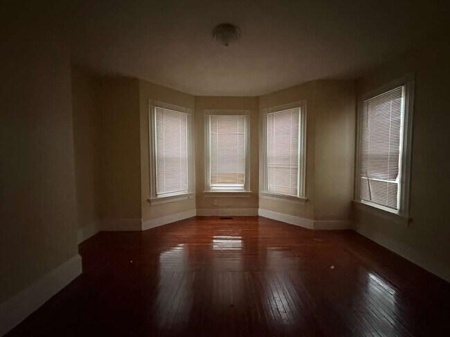 Photo - 81 Sherman Ave Unidad 1