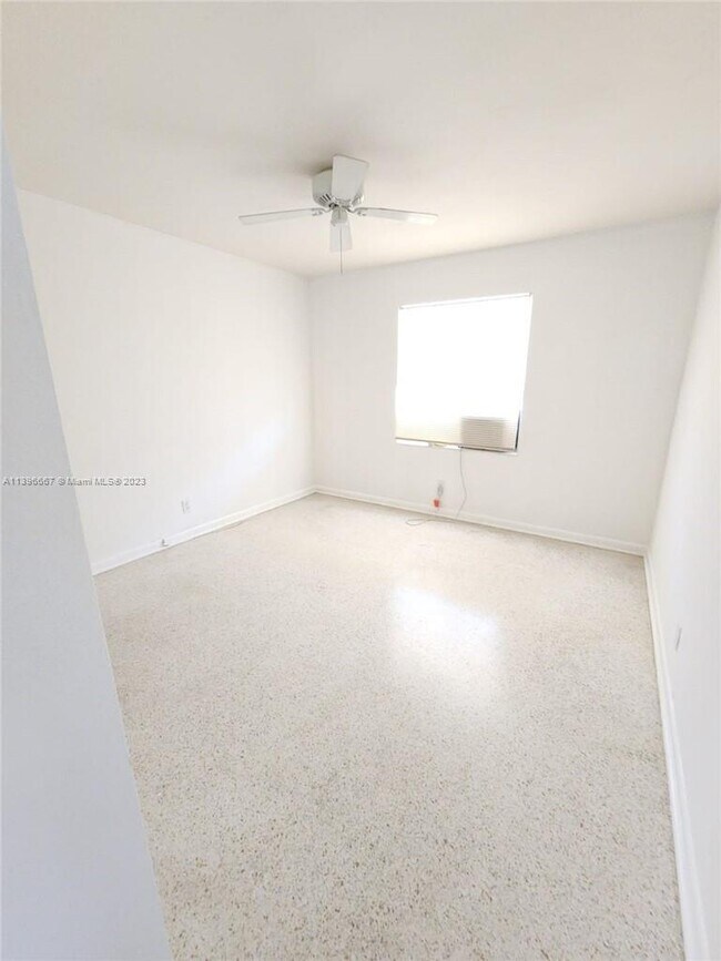 Photo - 330 Southwind Dr