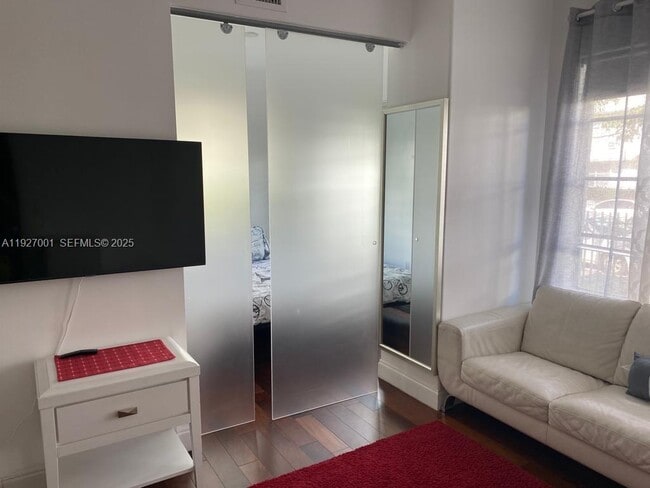 Photo - 526-515 15th St Unidad 2