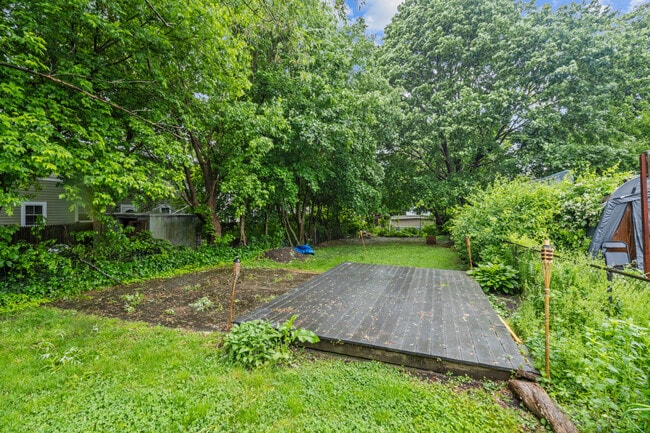 Photo - 11 Siegel St