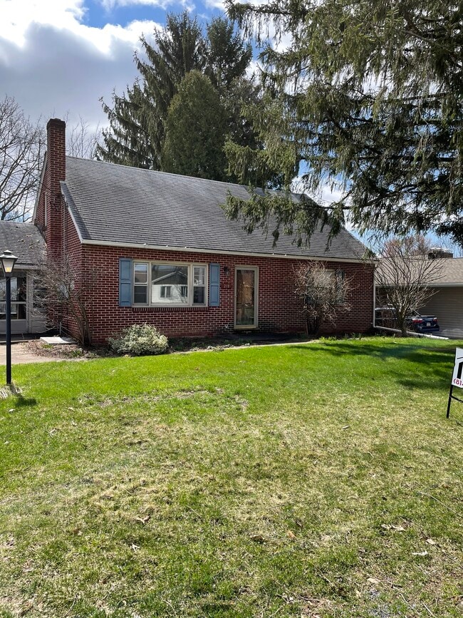 Photo - 218 Pine Tree Ave