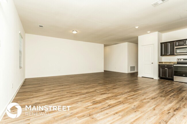 Photo - 436 Canoe Way