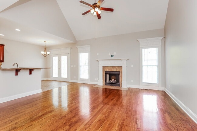 Photo - 3032 Community Cir