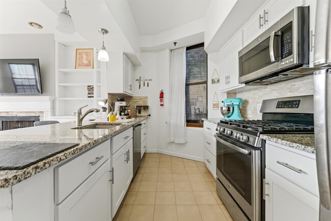 Photo - 902 Willow Ave