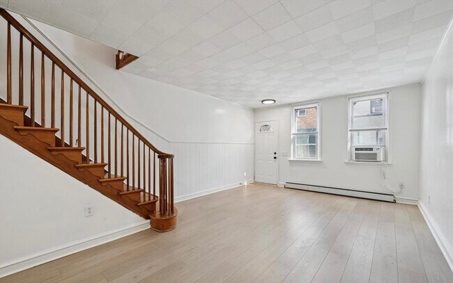 Photo - 2038 S Darien St