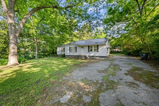 Photo - 3 bedroom 1 bath home for rent in Glencoe.