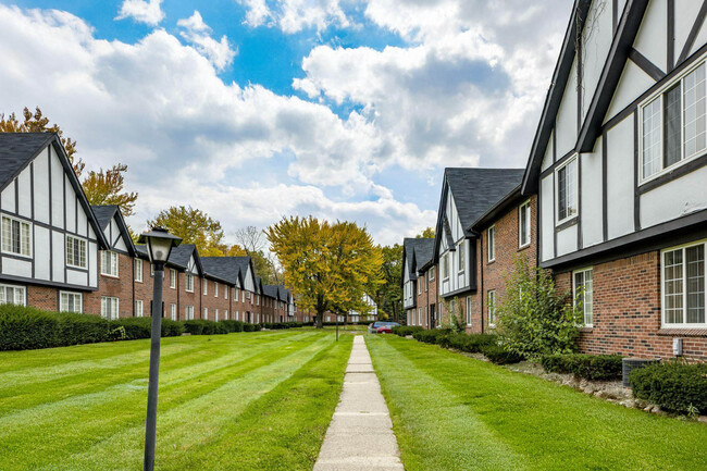 Photo - The Crossroads At Southfield Apartments