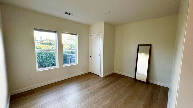 Building Photo - 1202 61st St Rental