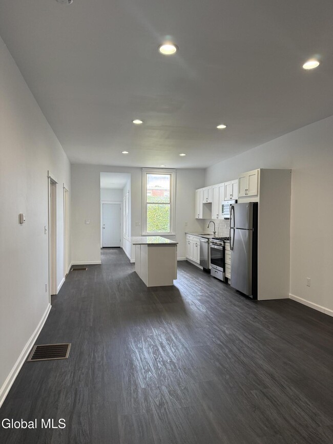 Photo - 104 George St Unit 1