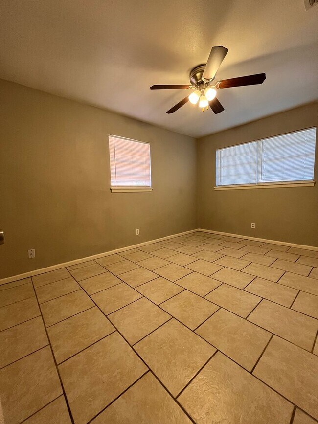 Photo - 1905 41st St Unit A